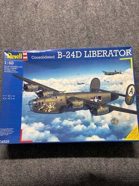 Revell Consolidated B-24D Liberator Plastic Model Kit Open Box Unbuilt
